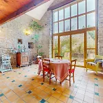 2 Bedroom Awesome In Lyphard Saint-Lyphard