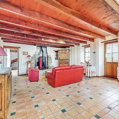 2 Bedroom Awesome In Lyphard Hébergement de vacances